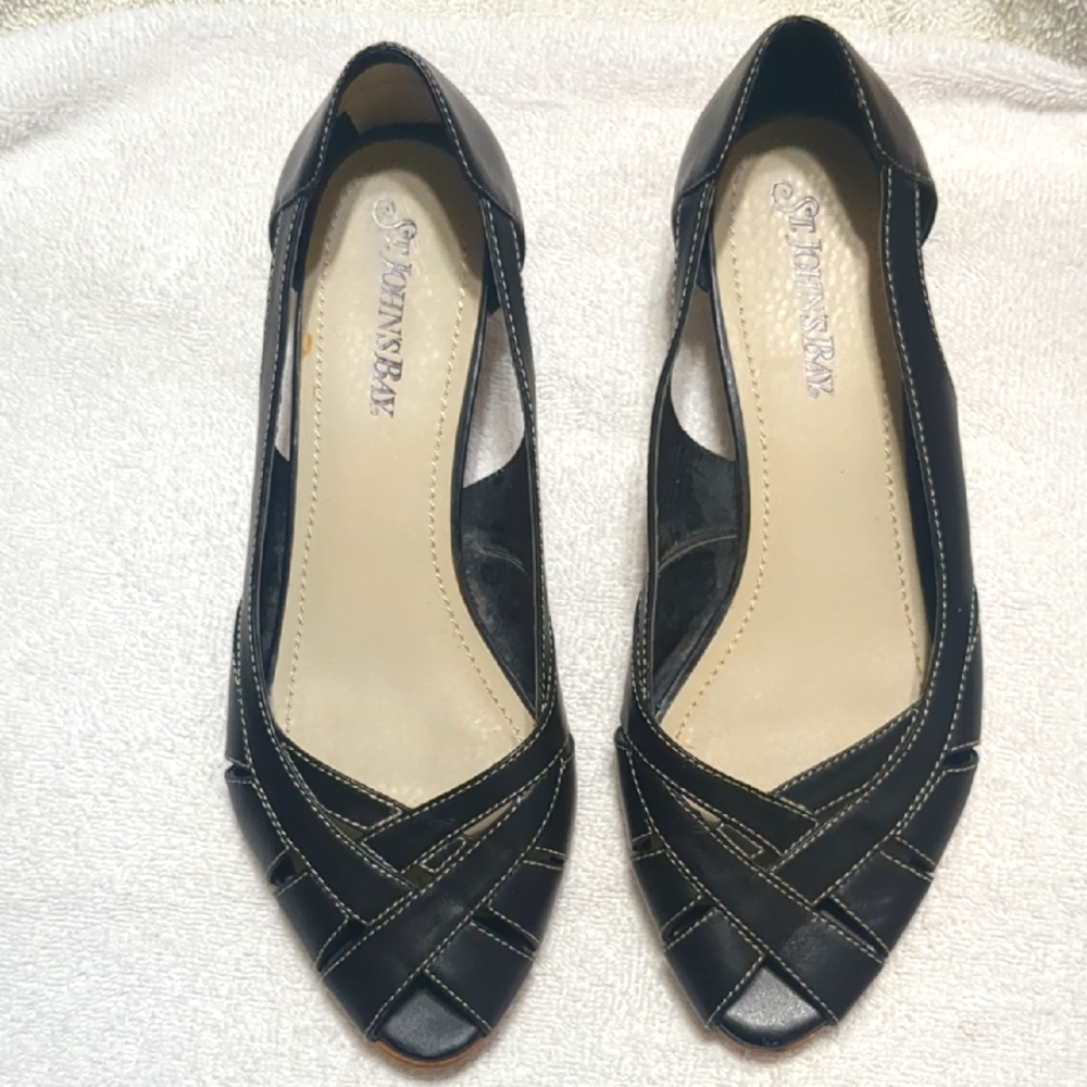 St. John's Bay Black Open Toe Shoes Size 6M Leather Uppers